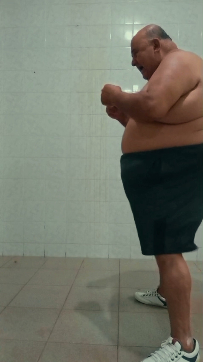 Punchbagplz: You Are Standing Right in Front of Bubba Wrestle!