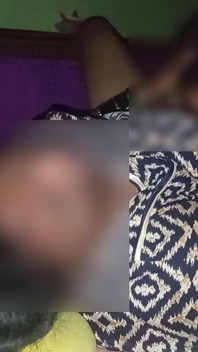 Moje desi manželka mě ani nenechá jít na postel. Lízám kundičku sexy indické vesnické manželky