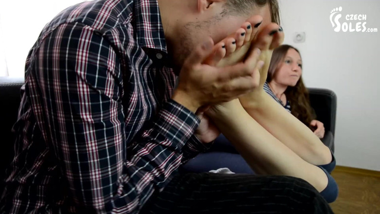 Czech Soles - foot fetish content: Kamarádova zrada nohou