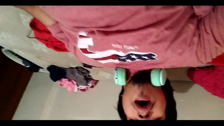 AlexAlejandro13: 침대에서 발정난 소년