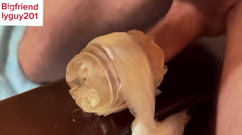 Bigbadfriendlyguy: Dice porcate scopando la fleshlight e gemendo fino a quando...