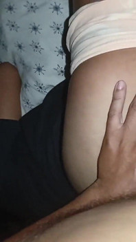 Podvádějící přítelkyně má sex se svým švagrem