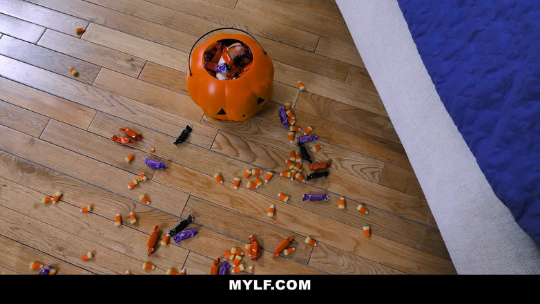 Mylf Official: Halloween zábava Cosplay Anna Bell Peaks