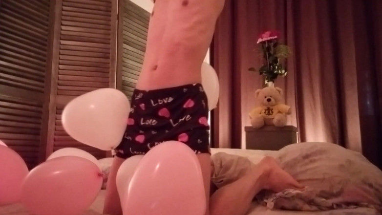 Jon Arteen: Buon San Valentino! Jon Arteen fa esplodere i palloncini, Uno...