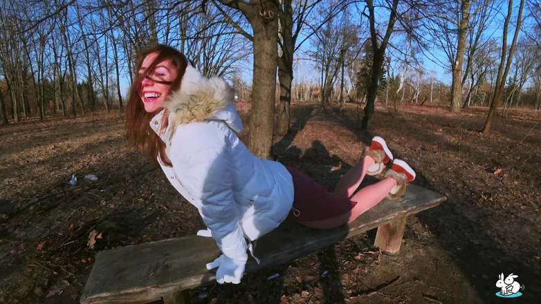 True Amateurs: True Amateurs - Naughty Mia leva uma gozada interna anal hardcore...