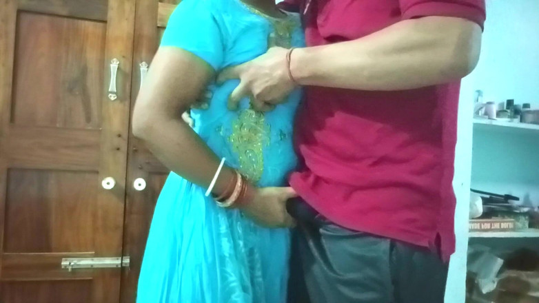 Hot N Sexy: Naina Bhabhi super žhavý sex s přítelem, celé romantické masti sex...