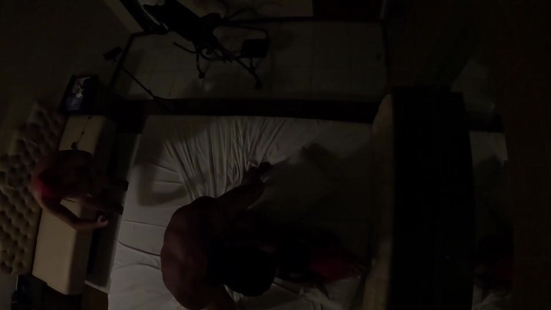 Minhaesposaparaoutro: З субтитрами, розірваний бодібілдер Бик трахає гарячу дружину в анал, відео від першої особи: чоловік рогоносець знімає подвійний мінет і кричить від оргазму