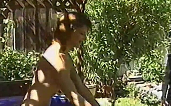Homegrown Wives: Badtunna swinger fest