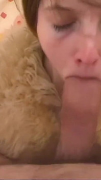 Incoenta Normie are parte de o ejaculare facială uriașă și o lovește pe Penny