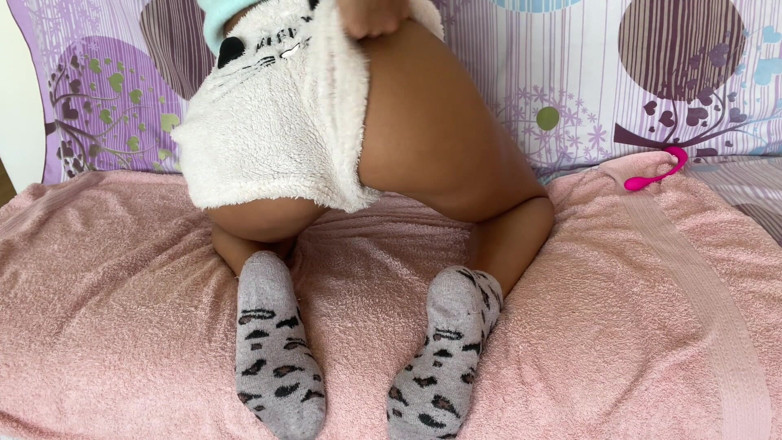 Baby Fitness: Îmi masturbez pizda drăguță strâmtă