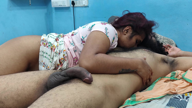 Vaigavarun45: Chica lamiendo y romance con chico
