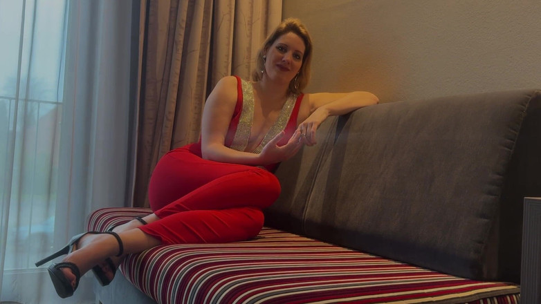 NoraNoxx: स्विंगर्स क्लब में मेरी पहली बार