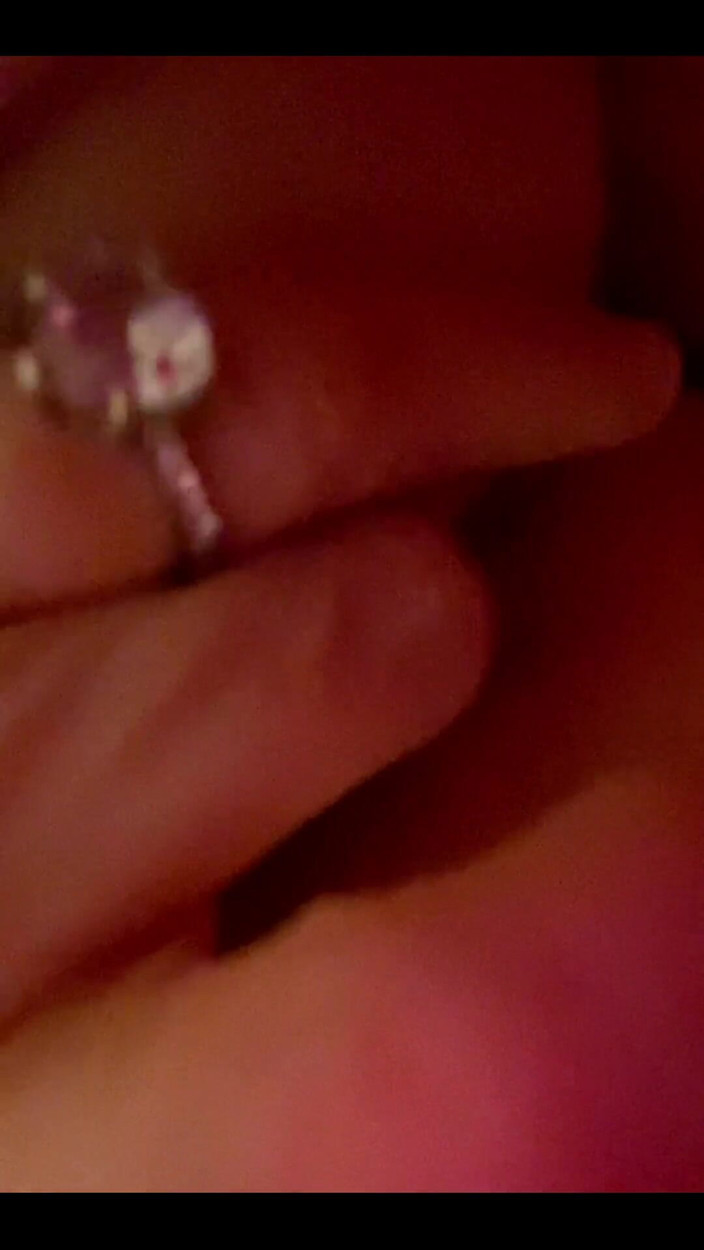 Loula Lou: Awak mahu pancut kongkek pantat ketat saya??