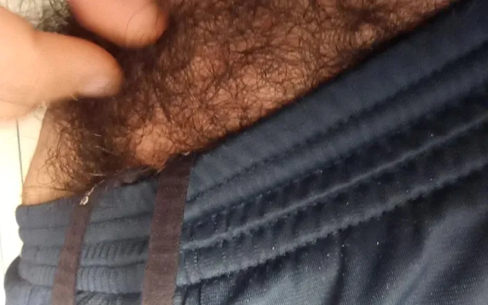 Kinky Guy: Playing with My Peehole While Peeing