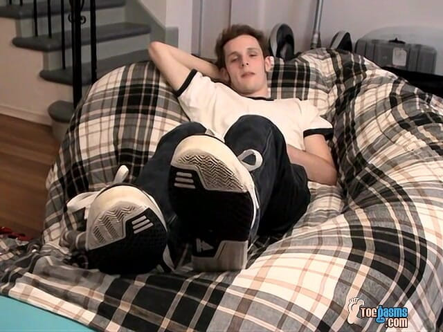 Toegasms: Jarrod plaagt en streelt