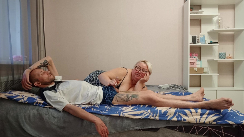 Zona901: Sborrata dal pompino alla matrigna in bocca