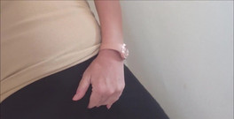 Natalie K: Masturbuji si kalhotky, prstím si kundičku a hraji si s...