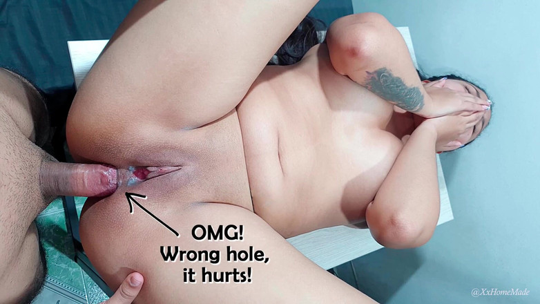 XxHomeMade: 偶然の痛い肛門-私のチンポが滑って彼女の引き締まったお尻に入りました...