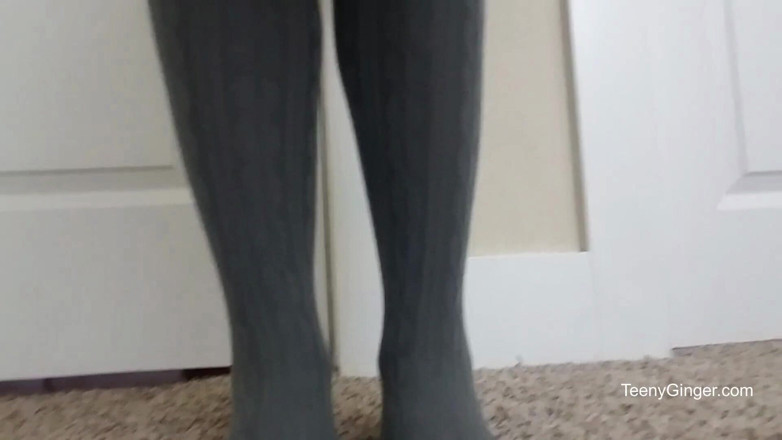 Teeny Ginger: Trzymaj się mnie / GFE Striptiz
