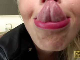 Victoria: Put this on your cunt and eat it
