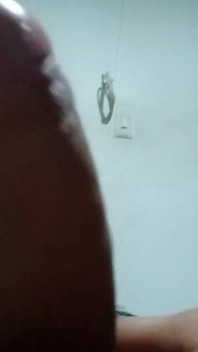 Milch verschütten, während mein nachbar aus dem fenster starrt