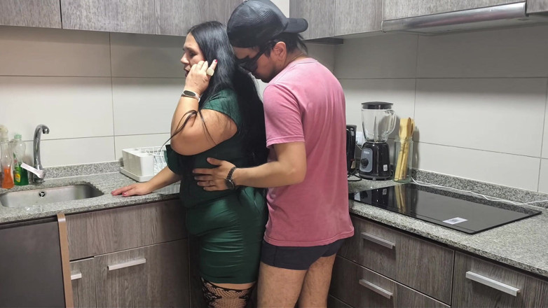 Riderqueen: 팬, 계모와 그녀의 뜨거운 부엌을위한 비디오.