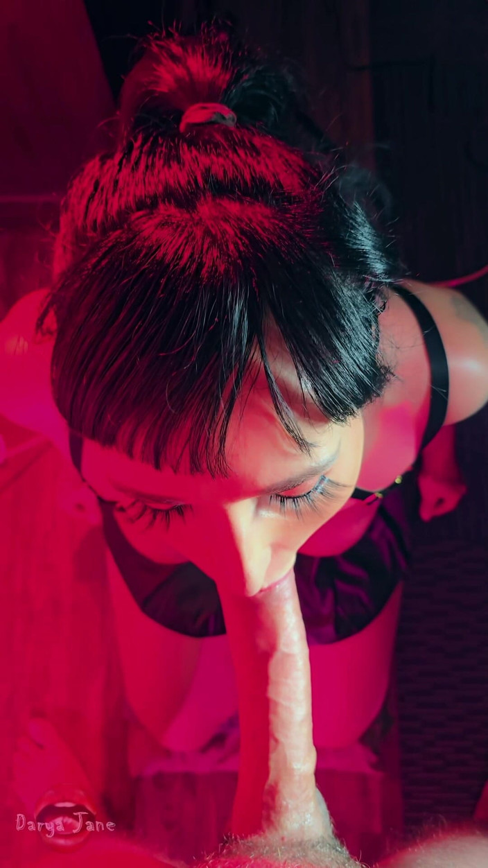 Darya Jane: 吮吸你最后一次流出的每一个...！