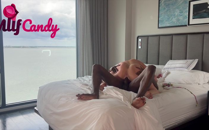 MilfCandy: Milfcandy: anne bombshell kocasını phantom strokes ile aldatıyor
