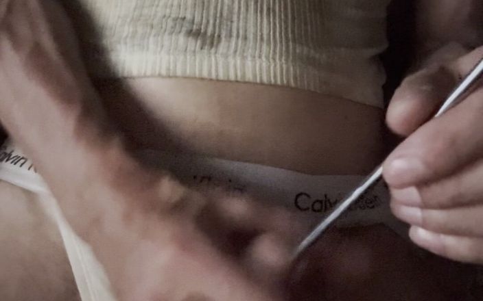 Taylor Tash: Sissy använder klingande stavar