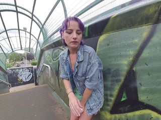 VR smokers HD: Annabel Lee - sigara içiyor