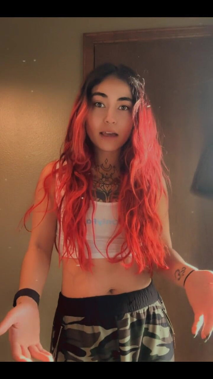 lilRavenFox: Hehehe lil更新和胸部！