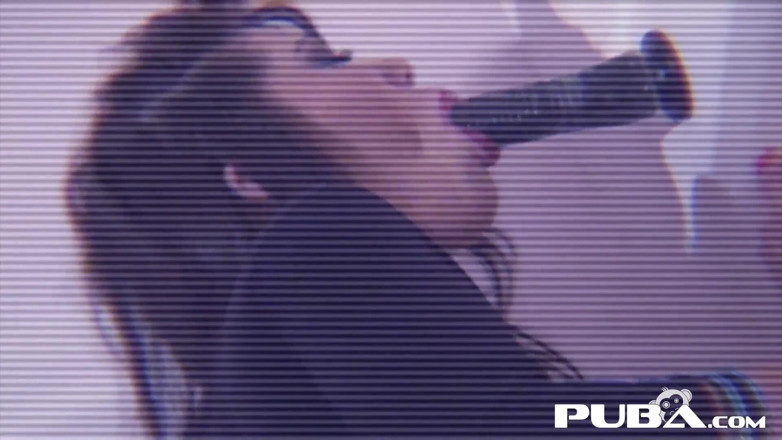 PUBA Solo: Londons Keyes sexy tv anální sólo