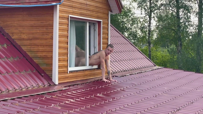 Falcon Al: Làm điều này trên mái nhà