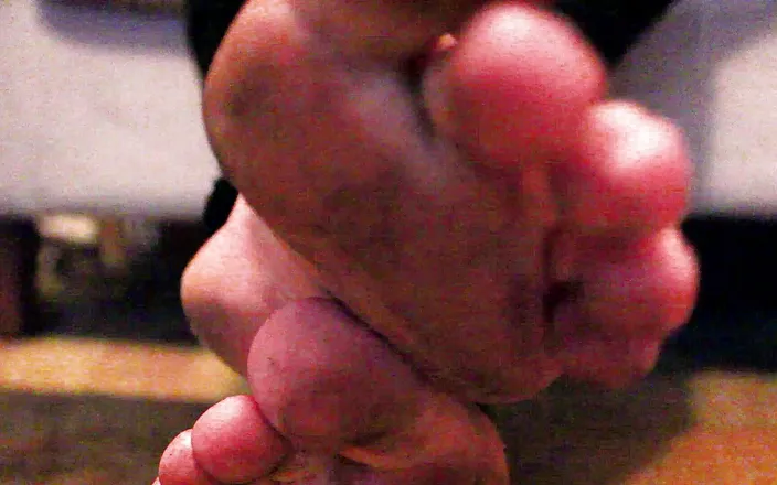 Campsissyboi: Lick My Dirty Feet