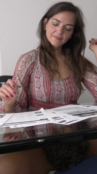 Memek berbulu Katie Zucchini gila