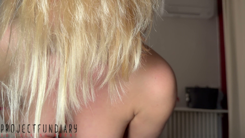 Projectsexdiary: Kırmızı tırnaklı kırmızı ipek elbiseli lüks bayan Paris'te seks yapıyor