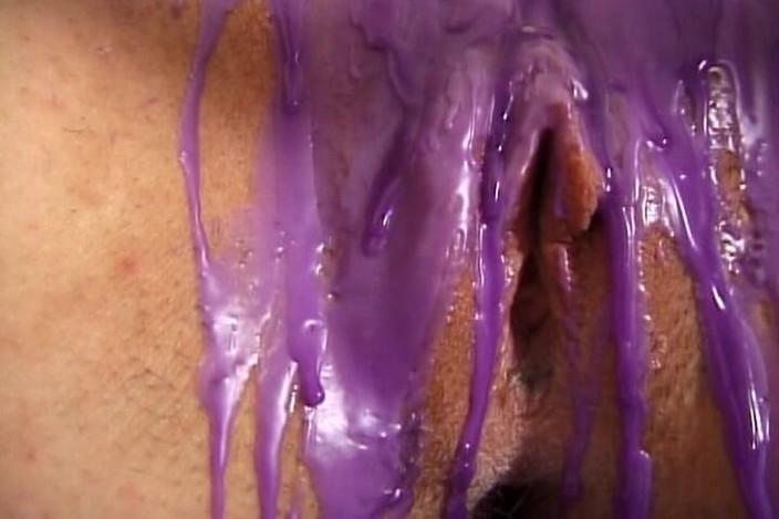 NM fetish femdom videos by Princess Nikki Cruel: Gözleri bağlı ve bağlıyken pembe amının her yerine ateşli ağda...