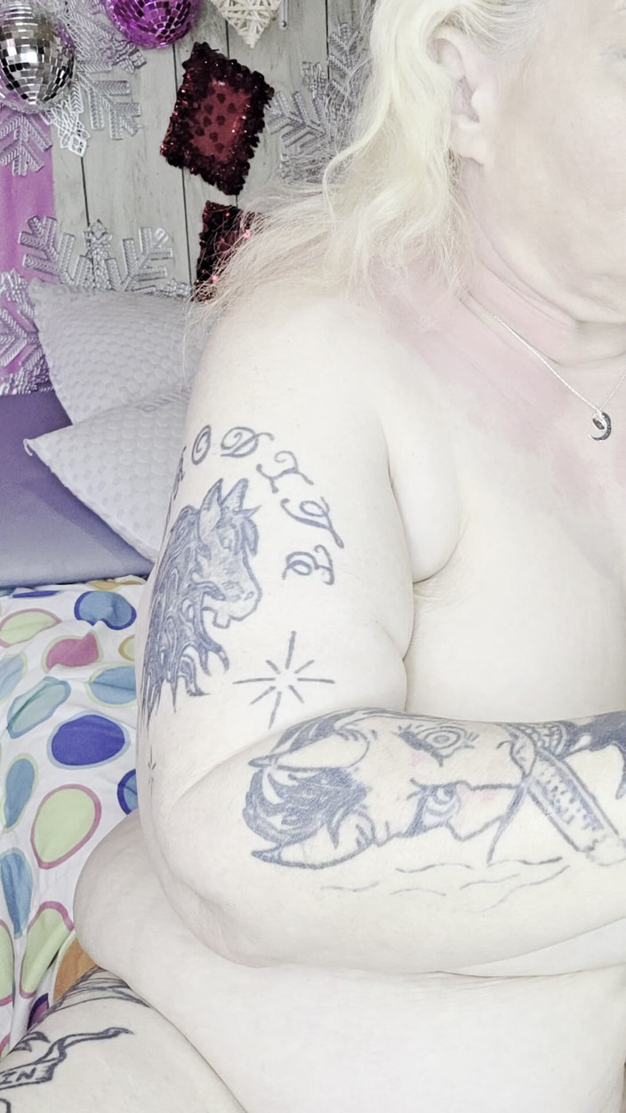 HerculesnVENUS: Shes Horny jak jebanie w kabinie tej ciężarówki