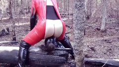 Arya Grander: Femdom ponížení venku: Latexová paní a gumový submisivní