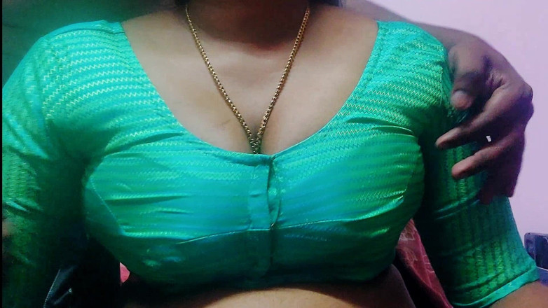 Desi Mohini: Tetas grandes indias calientes