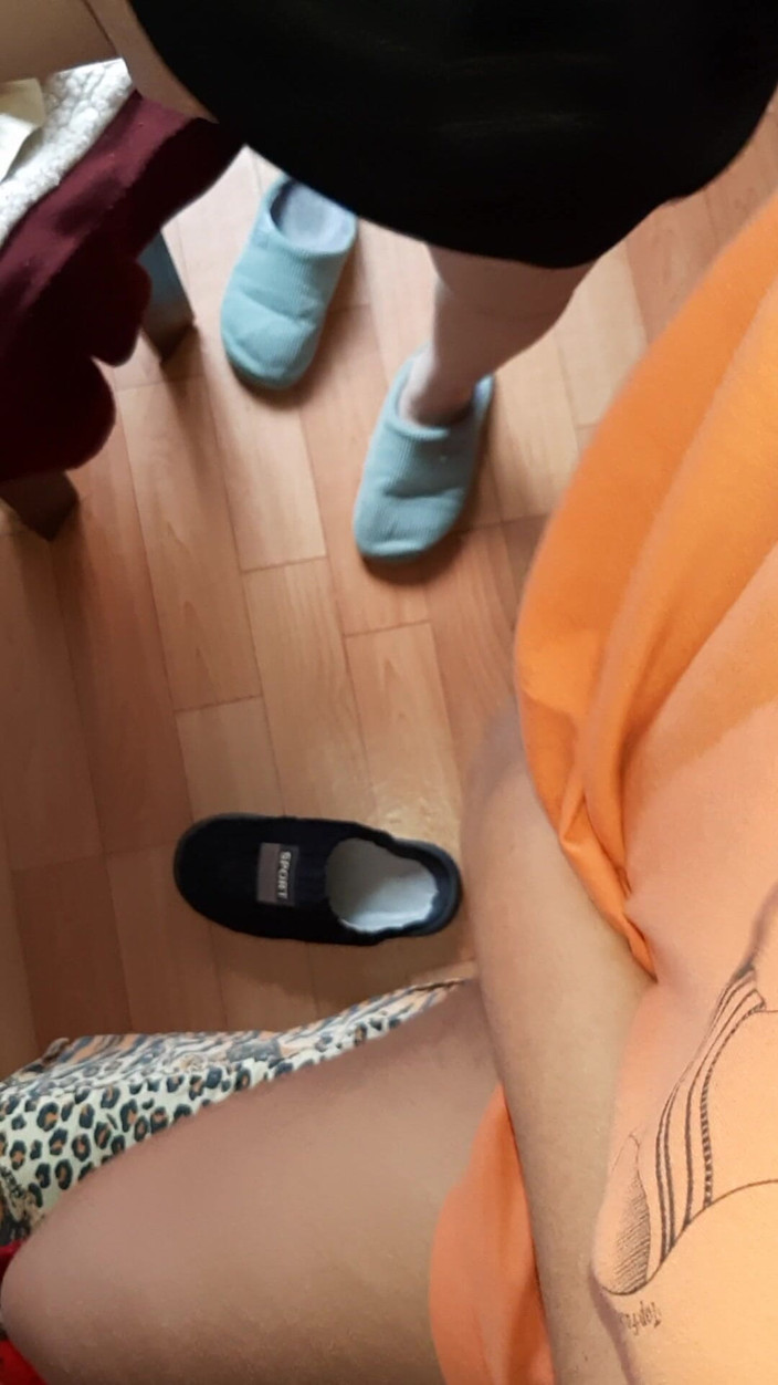 Lesbian-candys: Unter unseren röcken brachten unsere geschickten finger uns zum orgasmus