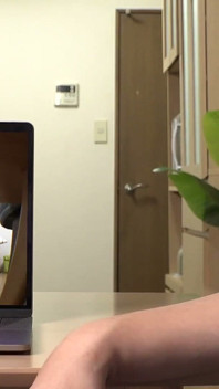 男人在老婆不在的时候用大奶子干他的儿媳妇