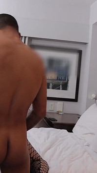 Sahne arkasında seksi redbone honey tsunami büyük zenci yarağı üzerinde edepsiz