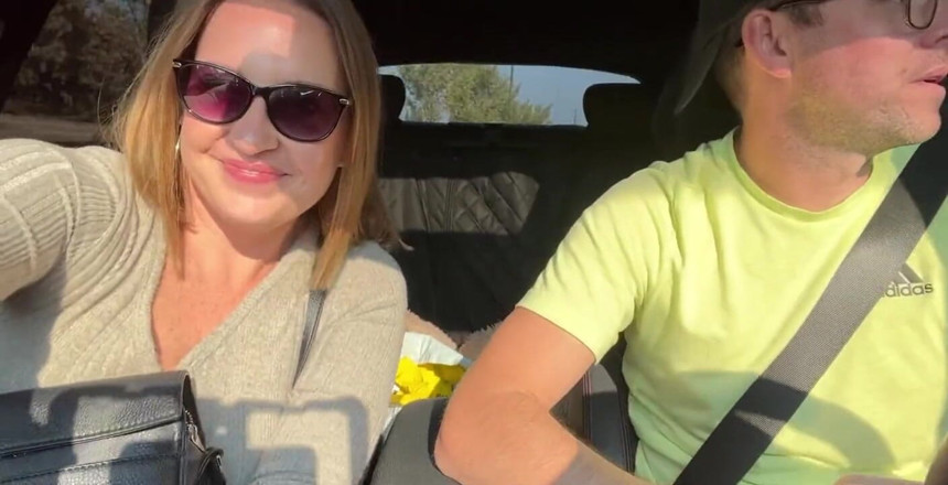 Avril Showers: Ser fodida com força no carro, com um final de...