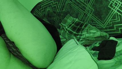 Nalekhome: 他粉碎他的鸡蛋并按摩他的前列腺