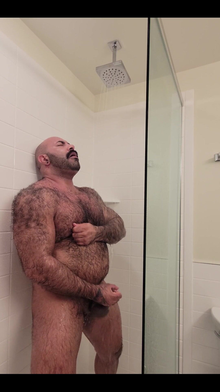 Lobo: Me for a Shower Jerk
