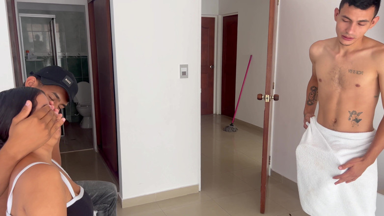 Hilary palvin: Saya mengongkek isteri kawan baik saya semasa cuckold menonton saya...