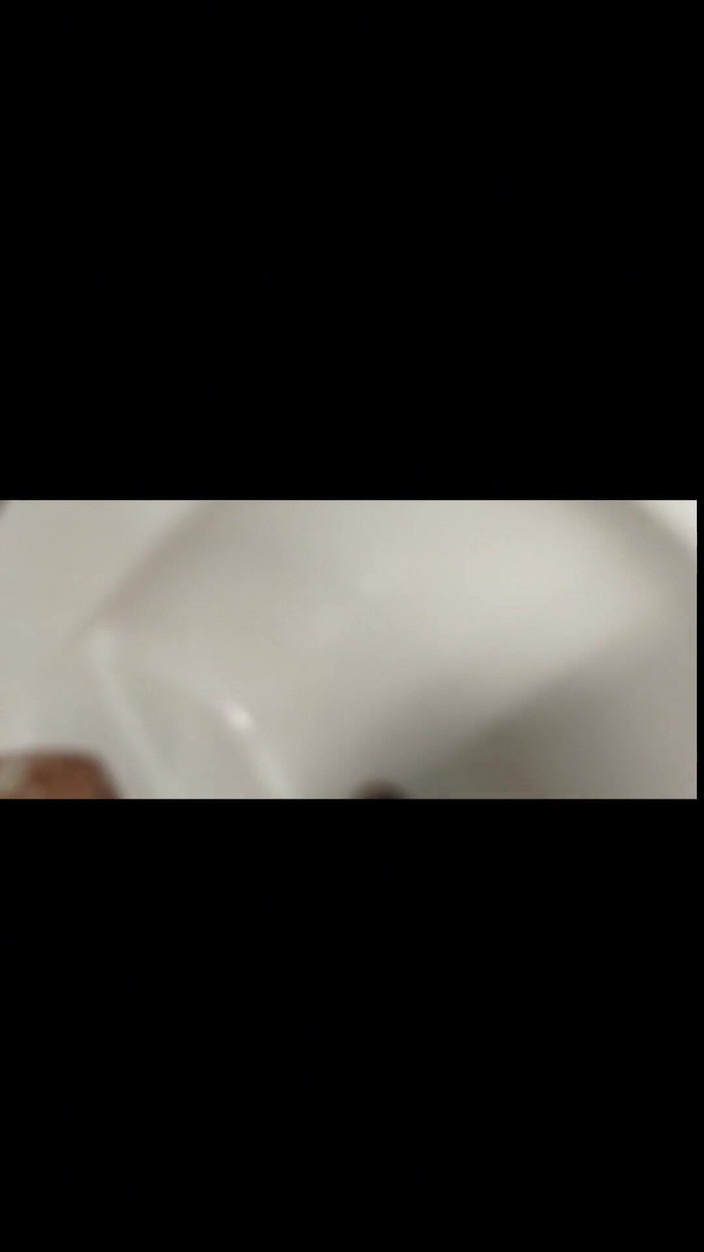 kickerscooter: Vestiar prins masturbându-se