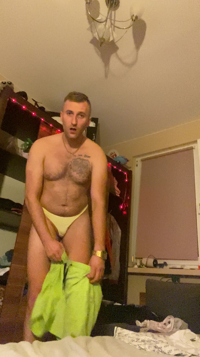 Barti Rede: 폴란드 핫한 남자가 그의 방에 솔로 자지 플레이