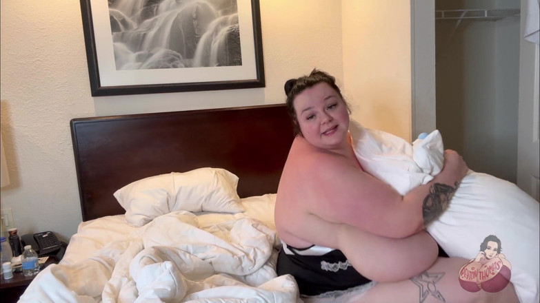 Peyton Thomas: BBW Maid Cums on Your Pillow